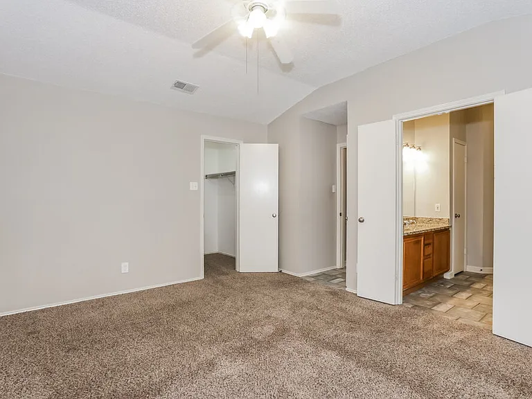 4326 Walsh Ln — Photo 10