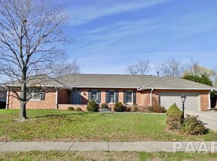 1417 W Holly Hedges Dr, Peoria, IL