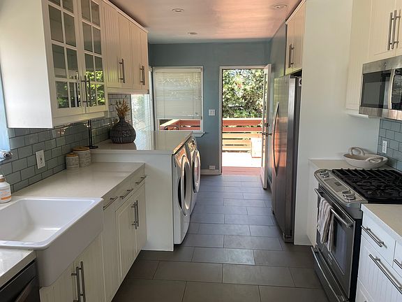 4th image of 703 8th St #703