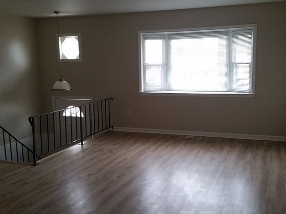 Living Room w/Bay Window