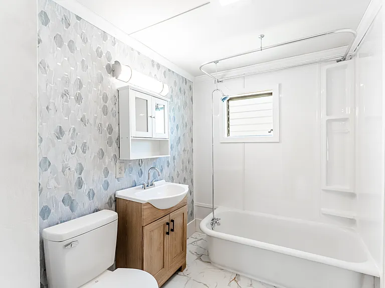 210 Dewey St — Photo 13
