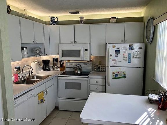 3rd image of 49 Woodland Dr APT 106