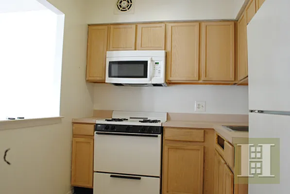 Rented by Halstead Real Estate | media 9