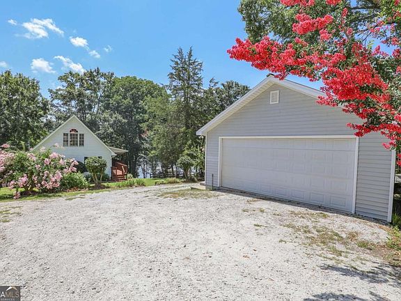 3rd image of 129 Southshore Rd