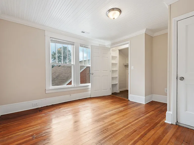 2726 N Roxboro St — Photo 15