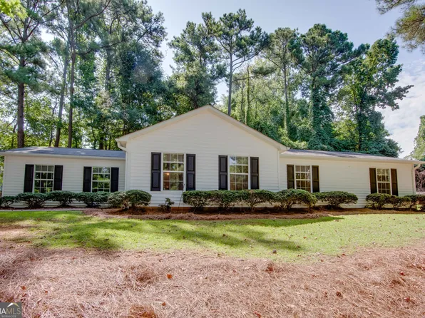 245 Fieldstone Dr, Fairburn, GA 30213
