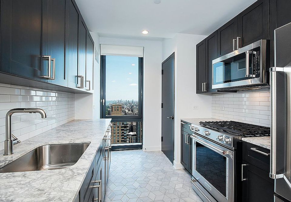 1st image of 21 W End Ave APT 3102