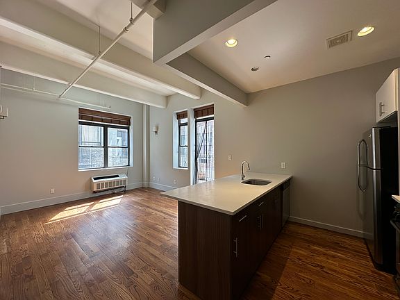 4th image of 564 De Kalb Ave #2G