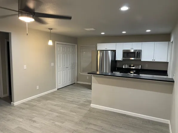 509 E Oak St #B, Uvalde, TX 78801