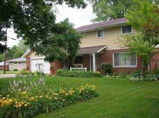 1006 N Bittersweet Ln, Muncie, IN 47304