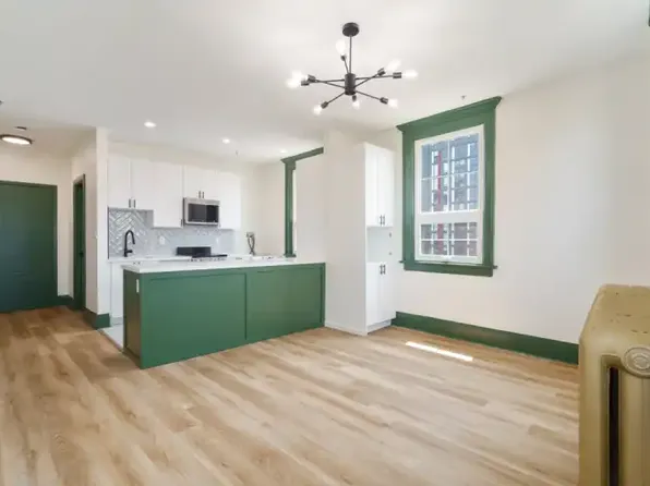 72 James St N #407, Hamilton, ON L8R 2K5