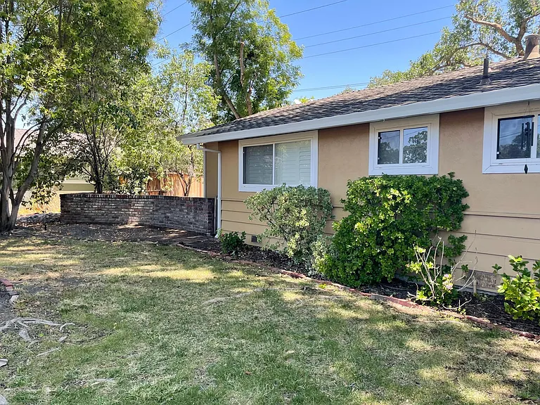 212 Ludell Dr — Photo 4