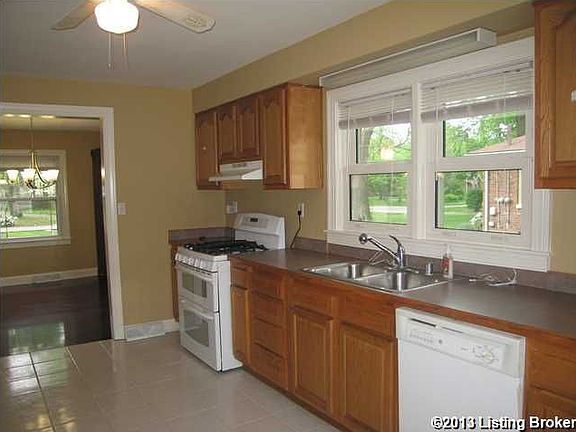 3rd image of 6105 Six Mile Ln