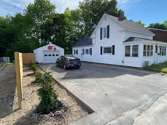 2nd image of 32 Promenade St