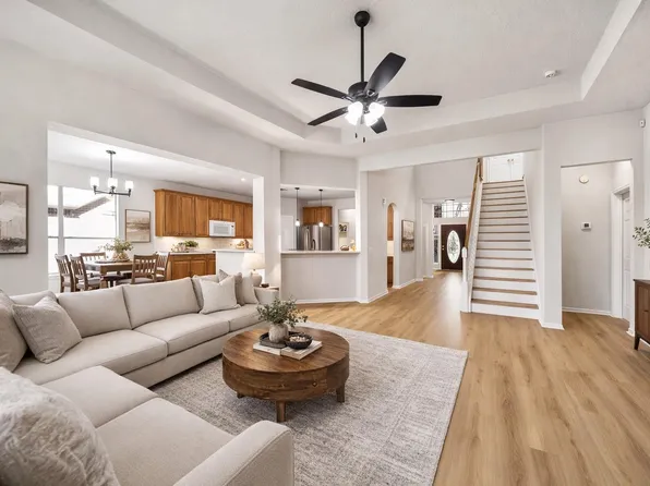 515 Deer Hollow Dr, Sugar Land, TX 77479