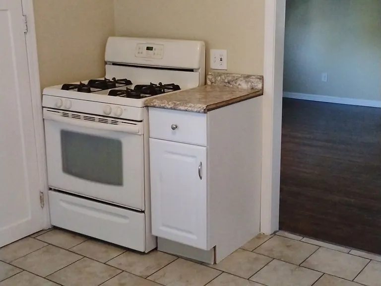 9505 Park Heights Ave #UPSTAIRS — Photo 3