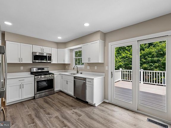 3rd image of 24017 Pecan Grove Ln