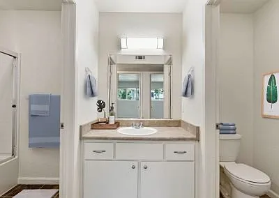 Aggie Square Apartments — Photo 24