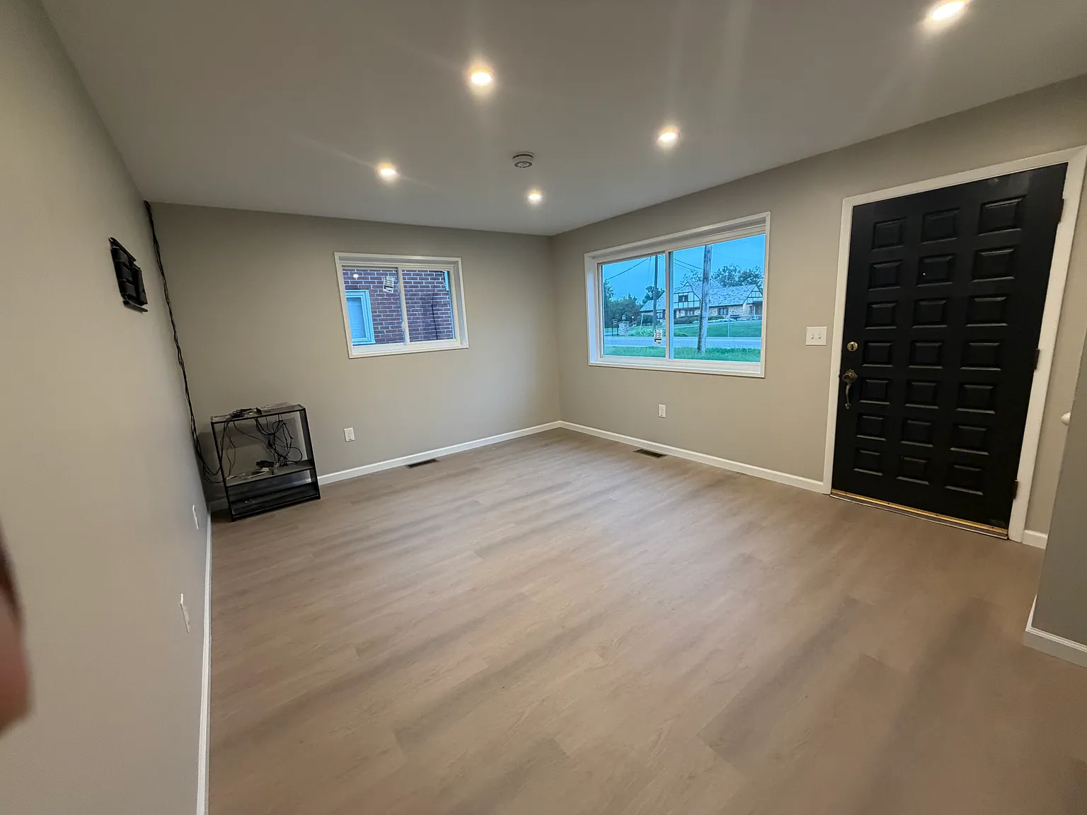 4 bed, 2250 sqft, $2,300 — Photo 3