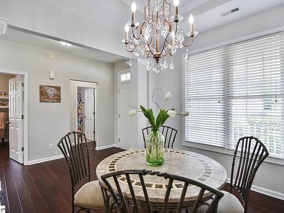 4th image of 101 Lauren Wood Cir