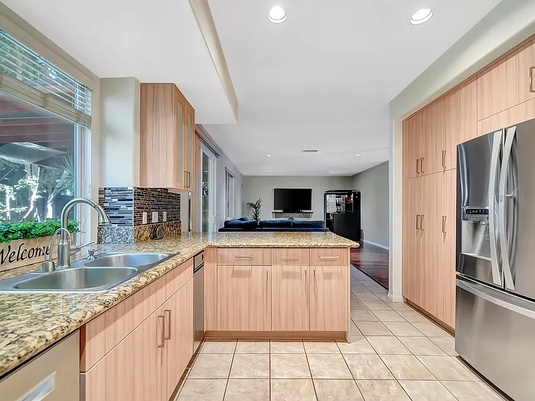 19301 Lavi Ct — Photo 9