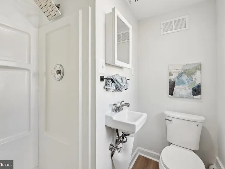 747 Hedy Ave — Photo 18