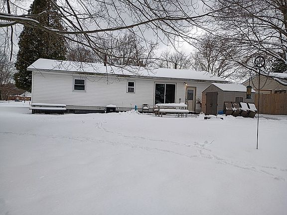 4th image of 1053 S Livingston St