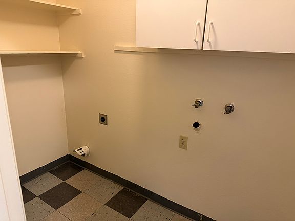 4th image of 543 S Whitney Ave