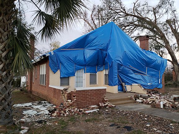 3rd image of 4432 Davis St