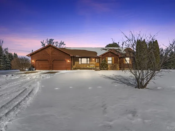 12847 Rathbun Rd, Birch Run, MI 48415