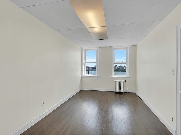 3rd image of 7435 Boulevard East APT 42