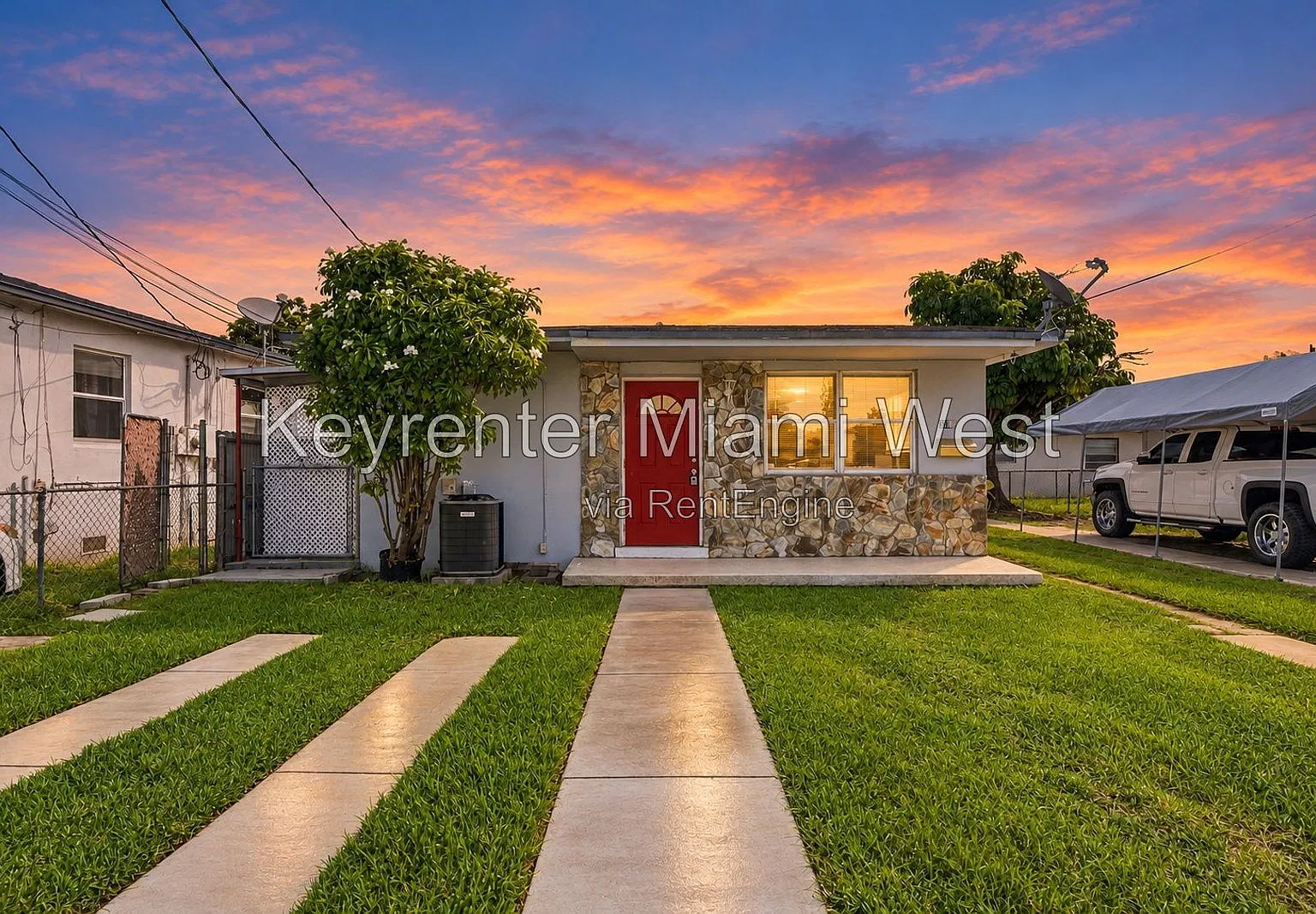 2 bed, 1.0 bath, 935 sqft, $2,500 — Photo 1