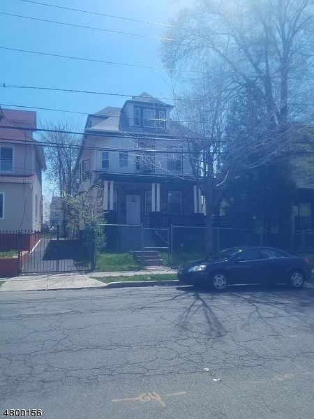 2nd image of 100 Harrison Pl