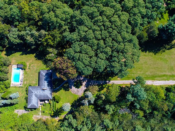 4th image of 2307 Lake Michigan Dr NW