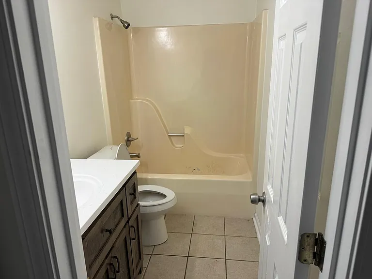 136 Pennington Pl — Photo 3