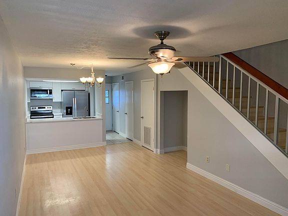 5th image of 4803 W McElroy Ave