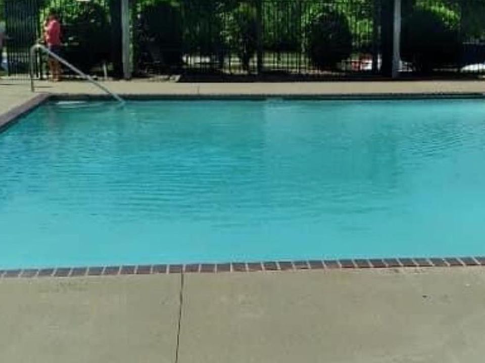 coummunity pool 
enjoy your summers 
key to enter