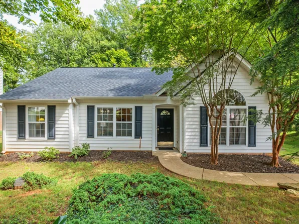 2671 Powell Creek Dr, Charlottesville, VA 22911