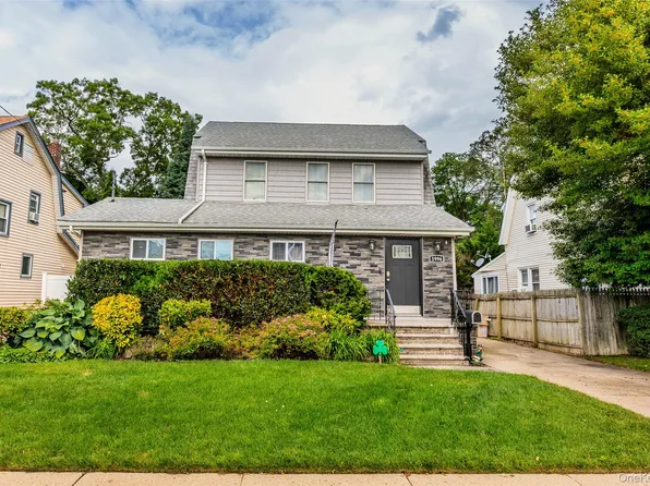1996 Oakmere Drive, Baldwin, NY 11510