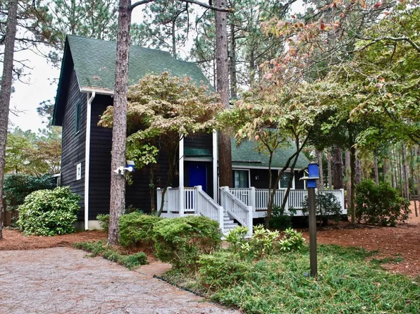 1595 Longleaf Dr E, Pinehurst, NC 28374