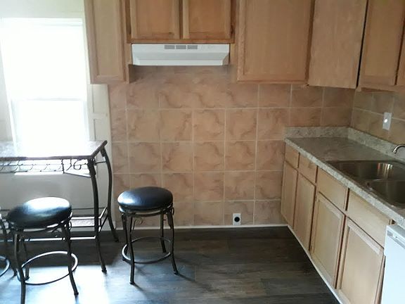 5th image of 2114 Adams Ave
