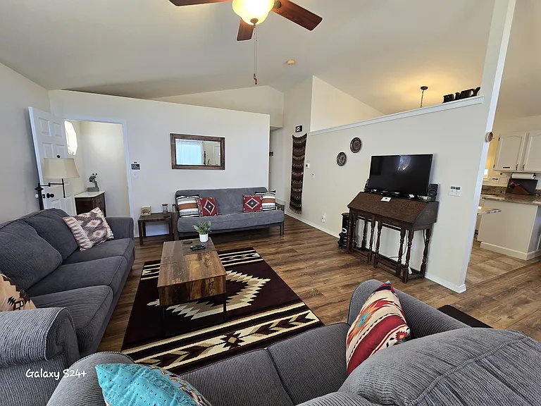 81 Loafers Ln — Photo 18