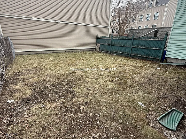 Elm St — Photo 25