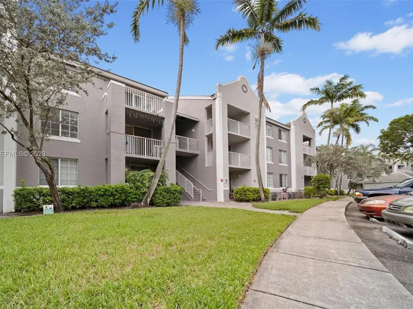 655 SW 111th Way, Pembroke Pines, FL