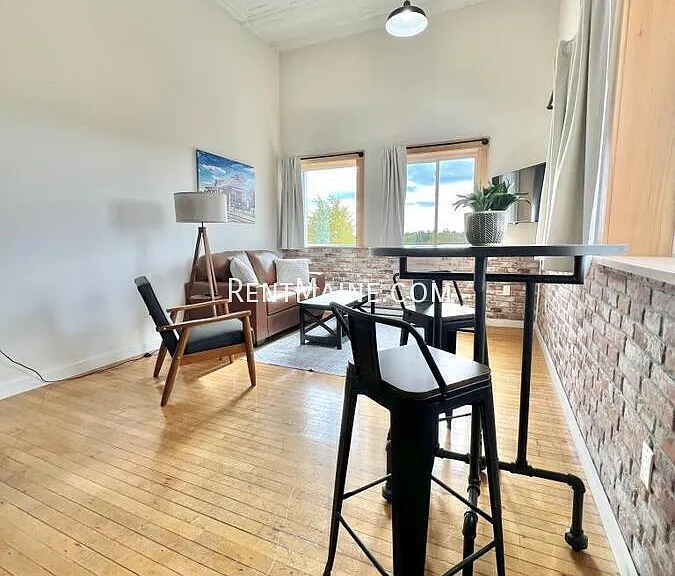 113 N Lancey St #202 — Photo 9
