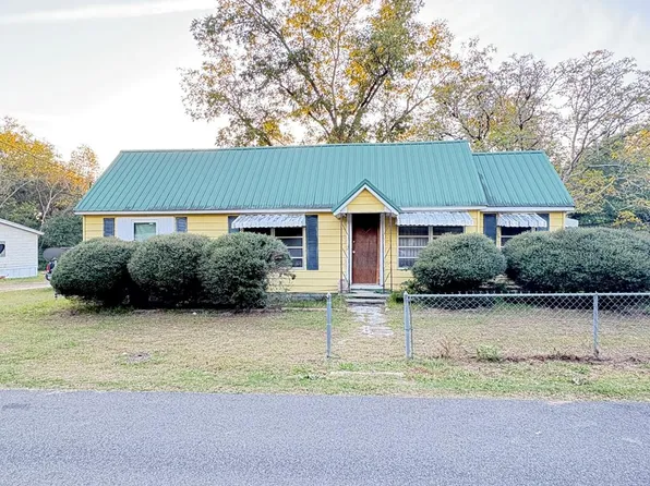 107 30th Ave NW, Moultrie, GA 31768