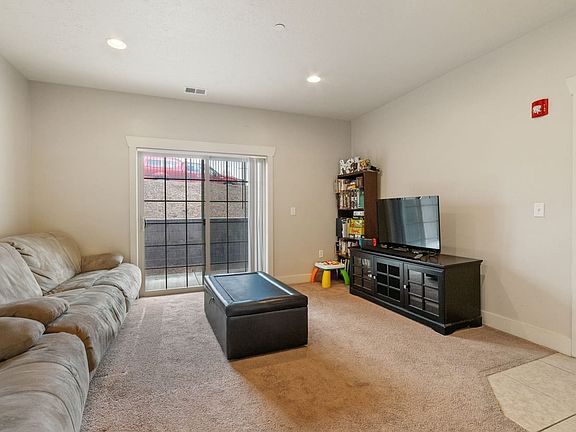3rd image of 167 W Springview Dr #702