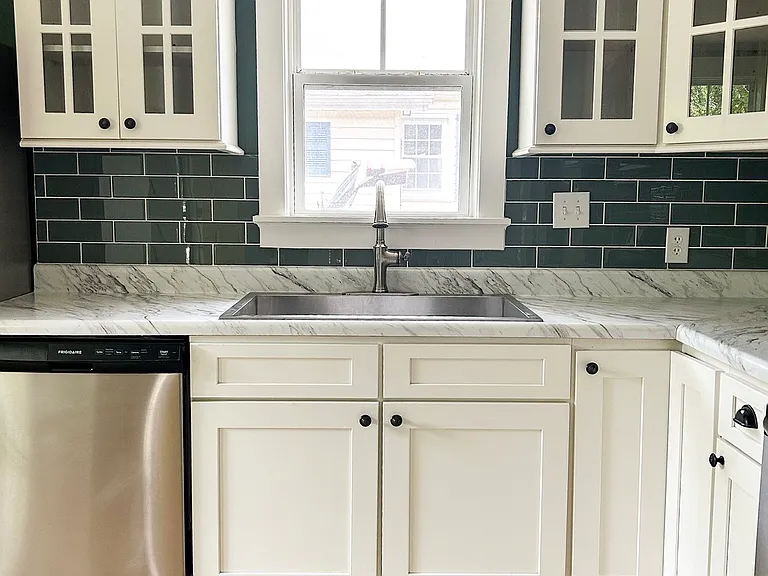 3926 Greenleaf Ave — Photo 3