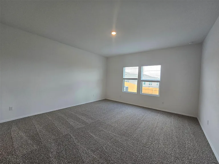 352 San Juan Trl — Photo 17