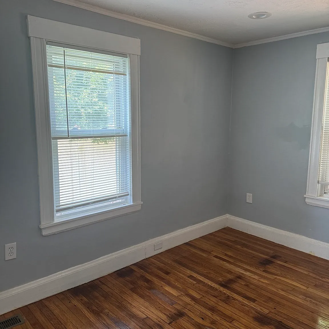 3 bed, 2.0 bath, 1200 sqft, $3,400 — Photo 3